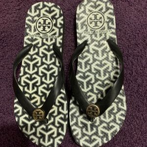 tory burch flip flops